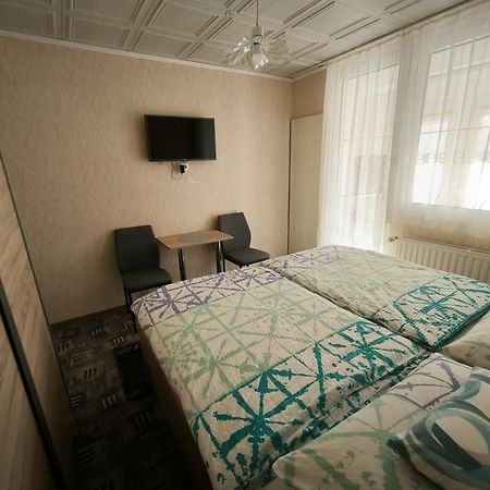 Karolin Apartman Bük Eksteriør billede